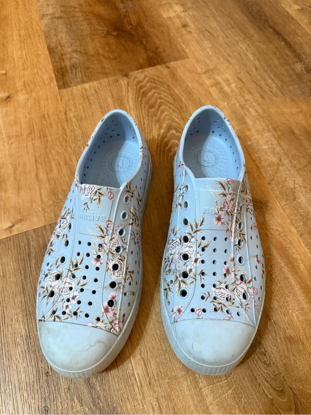 Native Women's Slip-On Sneakers in Light Blue Floral W 10